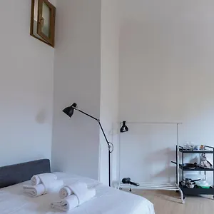 https://menabrea-apartment-in-isola.it-lombardy.com