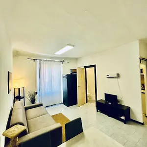 https://bertolazzi-apartment.it-lombardy.com