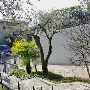 https://sarnico-giardino-sul-lago.it-lombardy.com