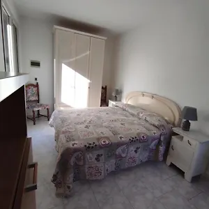 https://appartamenti-la-pineta.it-tuscanyhotel.com