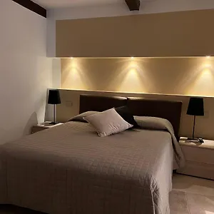 https://mia-margot-suite-apartment.it-tuscanyhotel.com